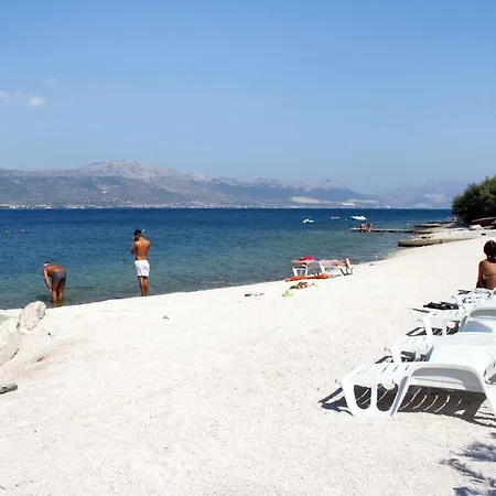 Family-friendly With Swimming Pools Arbanija, Ciovo - 16478 Lejlighed *