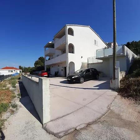 Family-friendly With Swimming Pools Arbanija, Ciovo - 16478 Apartmán Trogir