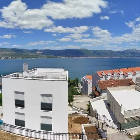 Family-friendly With Swimming Pools Arbanija, Ciovo - 16478 Apartmán Trogir