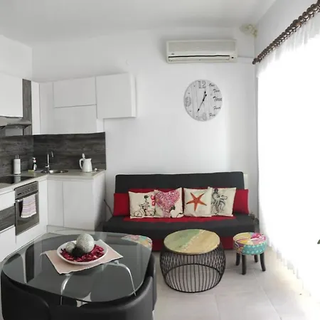 Apartment Family-friendly With Swimming Pools Arbanija, Ciovo - 16478 *