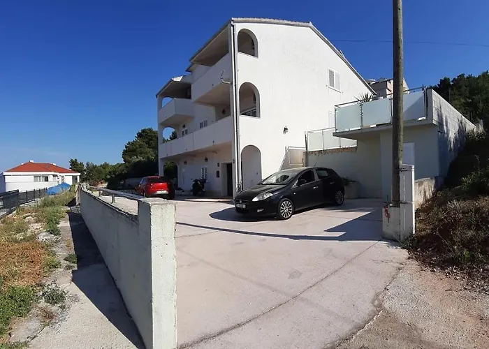 Family-friendly With Swimming Pools Arbanija, Ciovo - 16478 Appartement Trogir