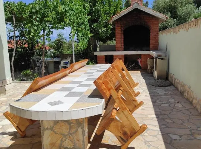 Appartement Family-friendly With Swimming Pools Arbanija, Ciovo - 16478 Trogir