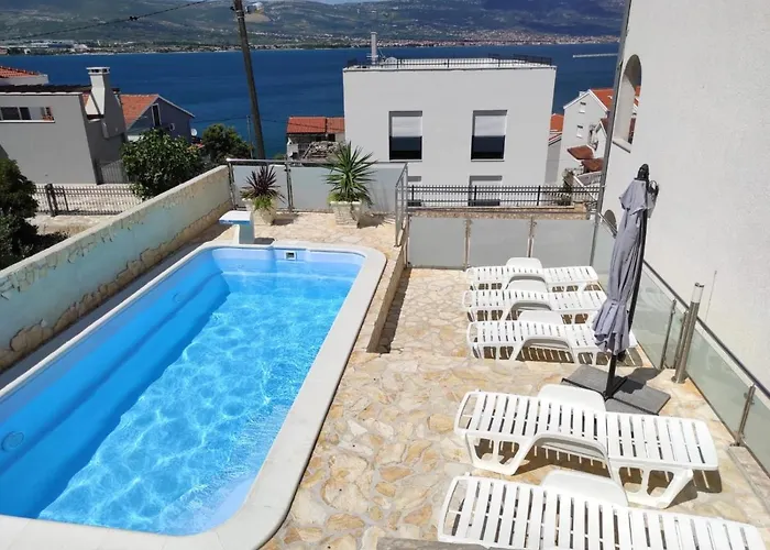 Appartement Family-friendly With Swimming Pools Arbanija, Ciovo - 16478 *