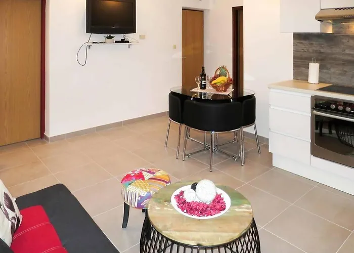 Family-friendly With Swimming Pools Arbanija, Ciovo - 16478 Appartement