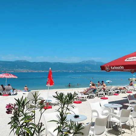 Family-friendly With Swimming Pools Arbanija, Ciovo - 16478 特罗吉尔